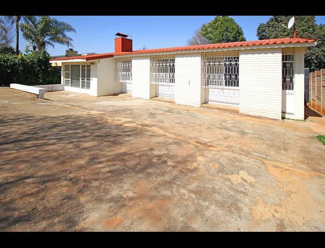 4 BEDROOM HOUSE FOR SALE IN DE WETSHOF